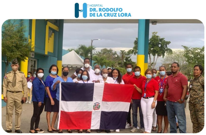 El Personal del Hospital Dr. Rodolfo de la Cruz Lora (HRDLCL) celebró en la explanada del centro, un acto cívico en memoria del natalicio de uno de los Padres de la Patria, Matías Ramon Mella.