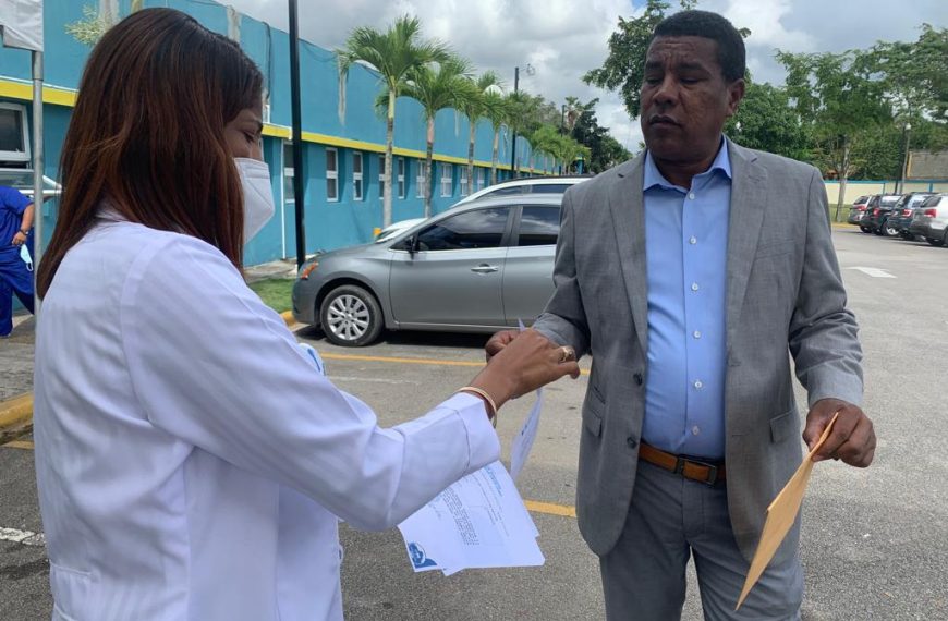 Hospital Rodolfo de la Cruz devuelve ambulancia por falta de documentación