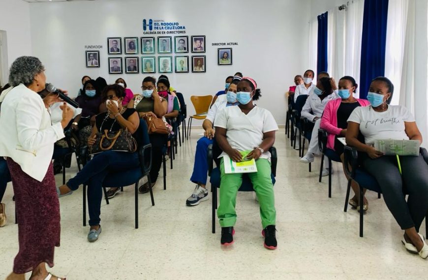 El personal de enfermería del Hospital Dr. Rodolfo de la Cruz Lora (HRDLCL) participó este viernes en el taller sobre “Cooperativismo, Políticas y Servicios”