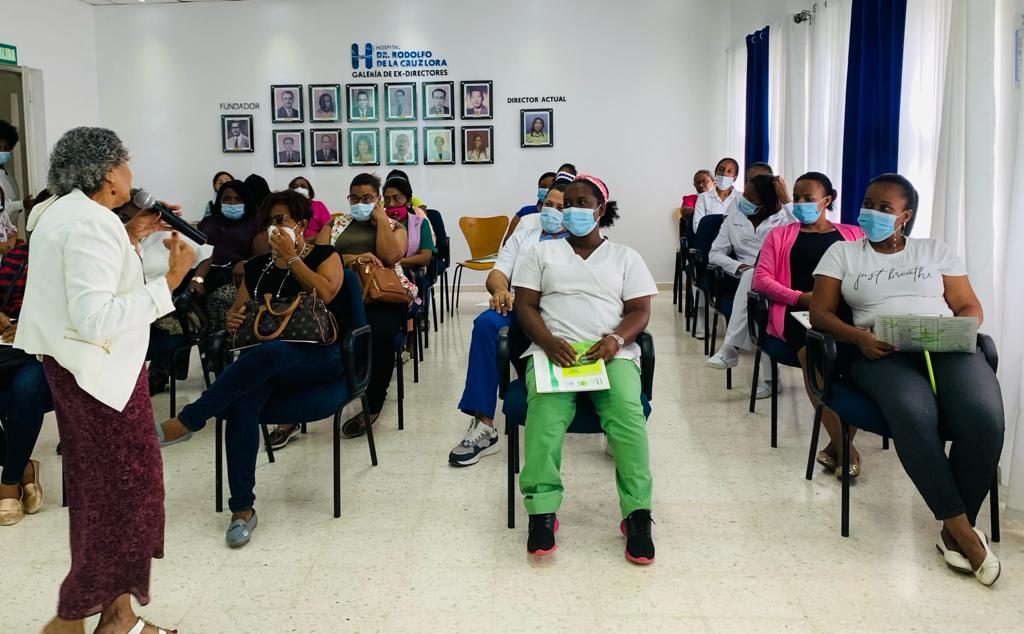 En este momento estás viendo El personal de enfermería del Hospital Dr. Rodolfo de la Cruz Lora (HRDLCL) participó este viernes en el taller sobre “Cooperativismo, Políticas y Servicios”