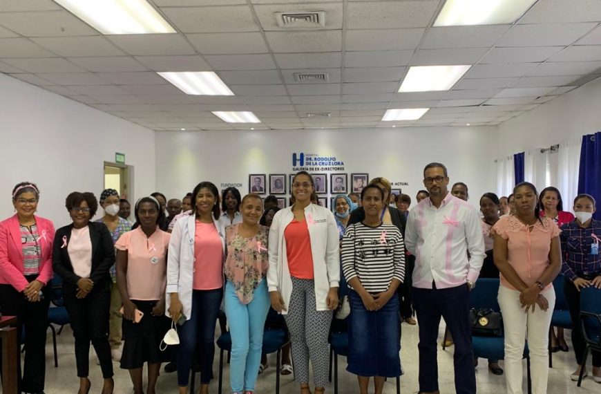 Especialistas del Hospital Rodolfo dictan charla sobre prevención de Cáncer de Mama