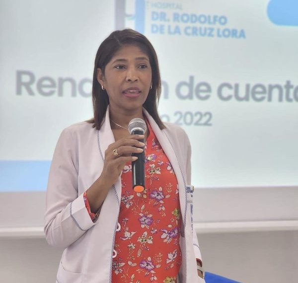 Directora Hospital Rodolfo de la Cruz presenta informe rendición de cuentas