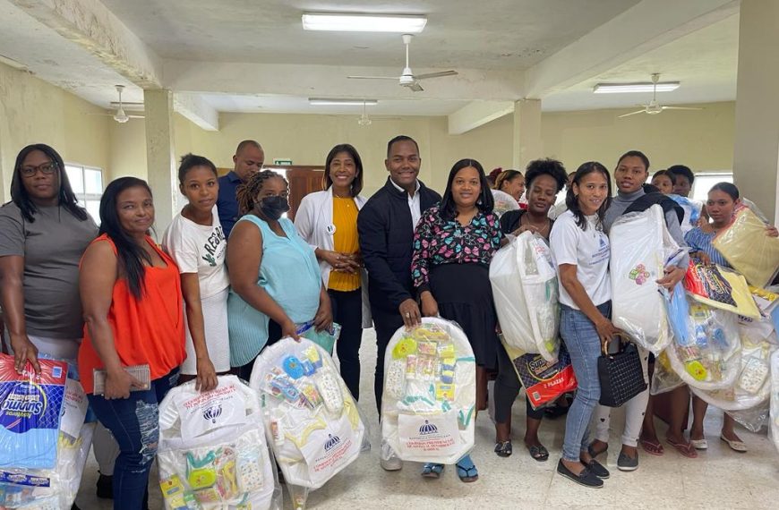Directora del Hospital Dr. Rodolfo de la Cruz Lora agradece donaciones￼
