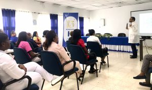 Lee más sobre el artículo El hospital Rodolfo de la Cruz Lora (HRDLCL) continuó este miércoles con la “Charla sobre tuberculosis”, impartida por el neumólogo Wilmy Nuñez.