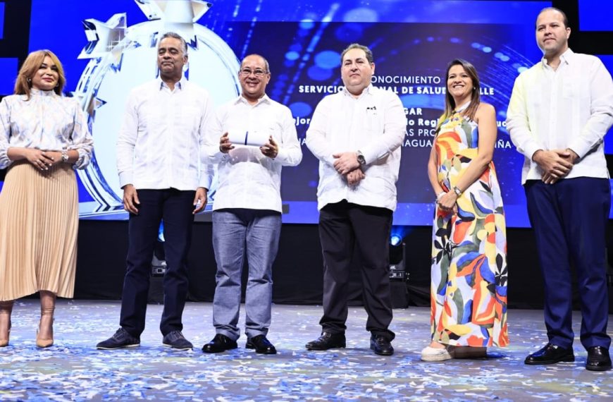 Servicio Nacional de Salud entrega premios Programa Desempeño SNS