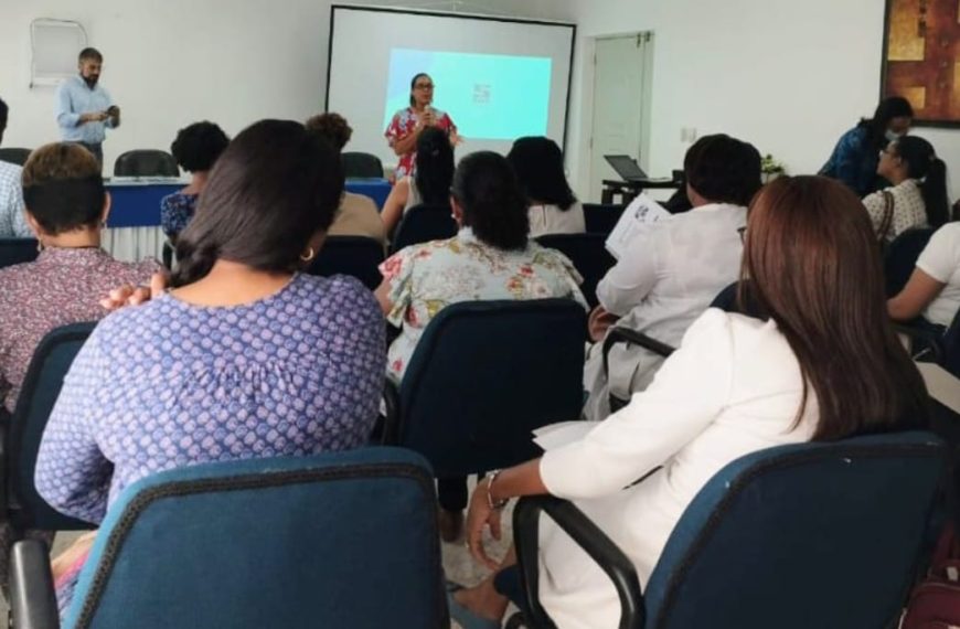 Personal médico del HRDLCL participa en capacitación