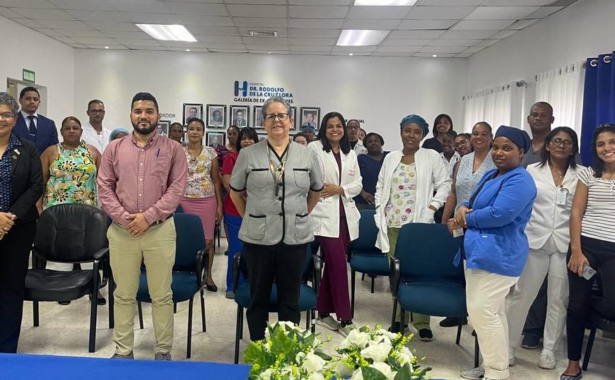 Personal de salud y administrativo hospital Rodolfo recibe capacitación en humanización en los servicios