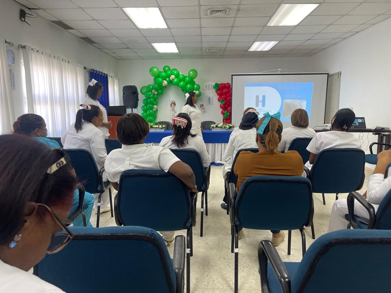 Lee más sobre el artículo Hospital Rodolfo concluye con éxito Semana Científica en el marco del “Día Internacional de la Enfermería”