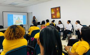 Lee más sobre el artículo Departamento de Nutrición del Hospital Rodolfo imparte charla sobre la importancia de alimentación saludable y consciente