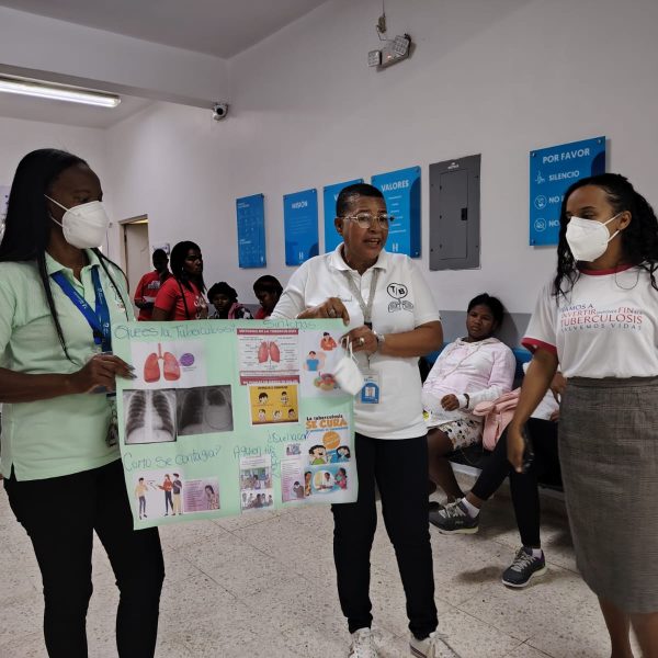 Programa de Tuberculosis del Hospital Rodolfo imparte charla preventiva