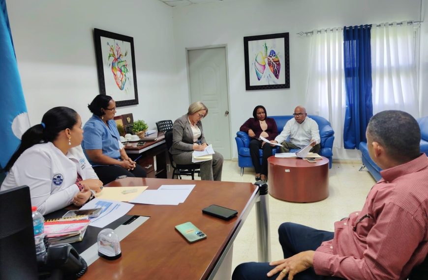 Comit&eacute; de Compras del Hospital Rodolfo revisa procesos y buenas pr&aacute;cticas