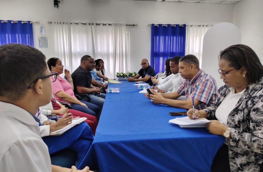 Comit&eacute;s de calidad y farmacovigilancia se re&uacute;nen para fortalecer atenci&oacute;n hospitalaria